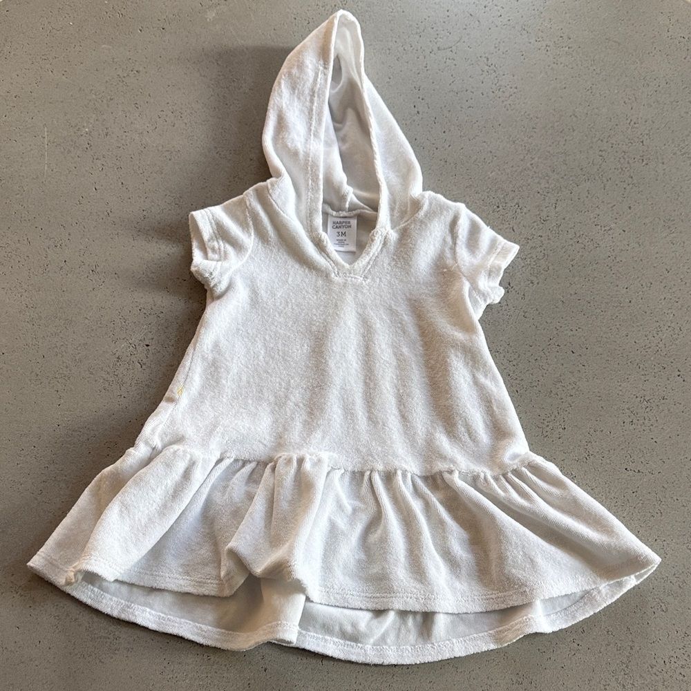 Harper Canyon white Hooded Baby coverup 3M